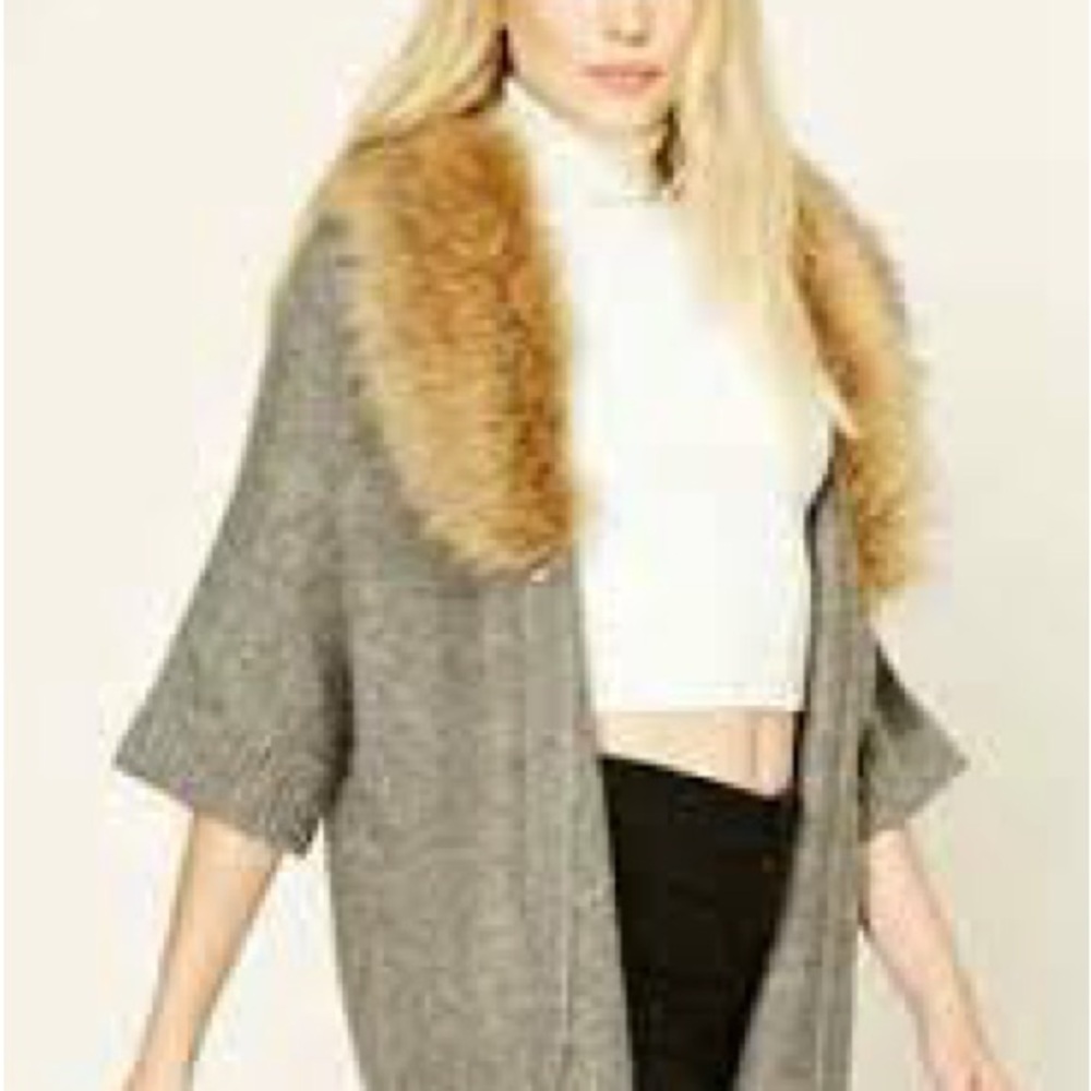 Forever 21 Faux Fur Collar Cardigan Sweater